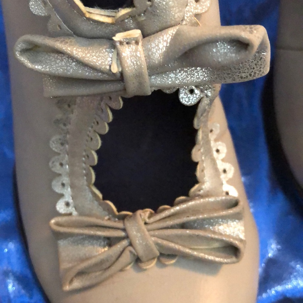 Heels - Picture 4 of 5